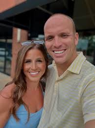 Date night! ❤️ Lauren and I are sneaking in our first night out together  this summer! It feels so good to slow down for a bit! Where's your favorite  place for a