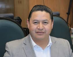 UNIVERSIDADES Y TECNOLÓGICOS DEBEN DEMOCRATIZARSE: ABRAHAM SARONÉ