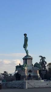 Patung zonde, merupakan jenis patung yang utuh dalam posisi yang beragam, seperti duduk, jongkok, tidur, berdiri, dll. Ada 3 Patung David Di Florence Italia Yang Mana Karya Michelangelo The Island Girl Adventures