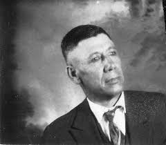 This is my g-g-uncle Thomas in the center. He lived from 1841 to 1921. At  the time of this picture, he lived in Whitney Point, Lisle, and/or  Nanticoke -- depending upon which