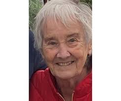 Evelyn Shilling's Instagram, Twitter & Facebook