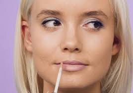 Without dark hair to frame their face, blondes need makeup that really makes a statement, says sarah tanno, makeup artist for lady gaga. Blonde Hair Makeup Ideas Superdrug