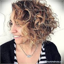 Have you been thinking about wearing your hair differently or need an idea for a fancy. Look Absolutely Different By Trying Out The Curly Short Hairstyles Women 2018 By Shortcurlyhaircuts Medium