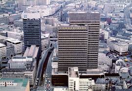 Santrumpa bic reiškia 'verslo identifikatoriaus kodas' (anksčiau 'banko identifikavimo kodas'). Frankfurter Hochhauser 1970 Bis 1980 Stylepark
