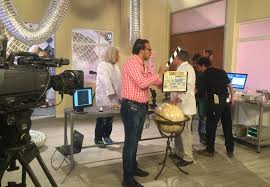 Nos alegró compartir con el equipo de sábados felices vaneza pelaez, ali humar y marina granziera de gol caracol la magia. Piroberta On Twitter Hoy Grabando Scketch Para Sabados Felices El Cientifico Loco Aunque Me Parezco Al Dr Chapatin Jajajaja Https T Co Ggxh6zeebx