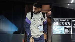 Jornalista: Palmeiras fez três propostas por Alexander Barboza, e Botafogo vai receber R$ 22 milhões; contrato será de três anos