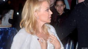Last modified december 2, 2020. Kylie Minogue Announces She S Engaged To Joshua Sasse Bbc News