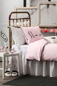 Make sure to set the alarm on 16 april, when the beautiful cushions, scented candles, wool blankets, lacquered boxes and trays, glass vases, graphic printed pots and statement posters. 41 H M Home Collection Ideas H M Home Home Collections Home