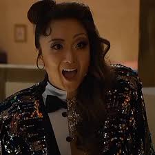 Mindy Crazy Horse Emily in Paris