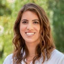 Robyn Mckie's Instagram, Twitter & Facebook