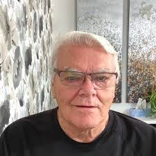 Harry Siemens's Instagram, Twitter & Facebook