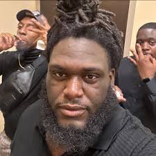 🚨 SINKHOLE ALERT ON VANDEVENTER 🚨 If you headed down Vandeventer towards  Fairground Park, be careful. There's a huge sinkhole in the street and no  cones, no warnings, nothing around it. We