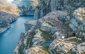 Preikestolen is a steep cliff. Norwegen Auf Unmoglicher Pr Mission