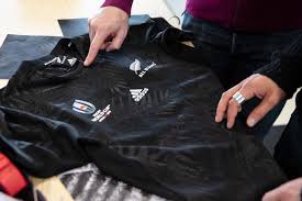 The all blacks will wear their jersey for the first time this weekend when they host the wallabies in the first bledisloe cup test at eden park in auckland on saturday. Meet The Unlikely Collaborators Fusing Sport And Fashion Into The All Blacks Jersey