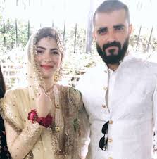 Pin By Celebz Universe On Couple Goals Pakistani Bridal Makeup Pakistani Bridal Dresses Pakistani Wedding Dresses