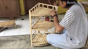 Hai di video kali ini kami akan memberikan tutorial bagaimana cara membuat busur panah dan anak panah dari bambu. Cara Membuat Rak Sudut Minimalis Dari Kayu Palet