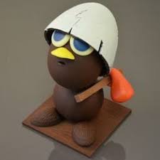 Montage Calimero Au Chocolat Noir Garni De Fritures Oeufs Au Praline Oeufs A La Nougatine Et Oeufs Feuilletes Chocolat Chocolat Paques Decoration Chocolat