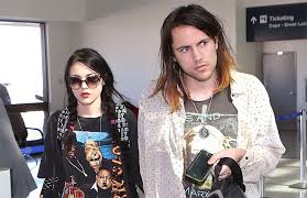 Kurt Cobain S Daughter Breaks Silence About Her Ex Husband He Mutated Metalhead Zone