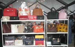 Merk Tas Mahal Artis Setara Harga Mobil
