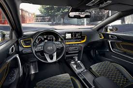 So reiht sich der ceed gt von der das dezent sportliche erscheinungsbild setzt sich im innenraum fort und lässt die 204 ps mit ausgeformten sitzen, gelochten pedalen, roten. Kia Xceed 2019 Test Preis Motoren Fahrbericht Und Mehr Autobild De