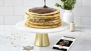Gateau Mille Crepes Au Chocolat Lindt Par Les Fetes Lindt Chocolate Crepes Crepe Cake Best Cake Recipes