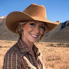 Susan Boll's Instagram, Twitter & Facebook