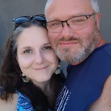 Romantic dinner places with music or dancing?