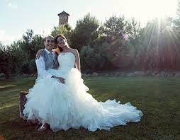 Beatriz novias permanecera cerrado esta tarde y mañana todo el dia por fallecimiento de un familiar. Beatriz Garrido On Behance