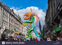 Book your flight from lille. Lille Frankreich Mai 04 2019 Menschen In Karneval Kostume Auf Der Eldorado Lille 3000 Parade Stockfotografie Alamy
