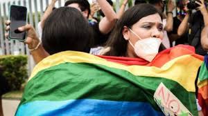 El congreso del estado reformó los artículos 40 y 165 del código familiar, con lo que aprobó el matrimonio y concubinato igualitario en sinaloa.#noticiasmile. Historico Parejas Del Mismo Sexo Ya Podran Casarse En Sinaloa Congreso Aprueba El Matrimonio Igualitario Linea Directa