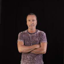 Manuel humberto wirzt retta ( san nicolás de los arroyos, 26 de marzo de 1963 ), coñecido como manuel wirzt, é un cantante, músico, compositor, mago, actor, mimo, director teatral e condutor de televisión arxentino. Manuel Wirzt Nachste Konzert Setliste Tourdaten