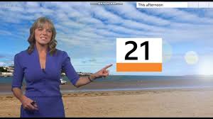 Lear began her career as a weather presenter at central television in 1992 and then spent two years at lbc in london. Louise Lear Bbc Weather 3rd August 2020 Hd 60 Fps Youtube