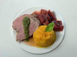 schweinelende mit kurbis kartoffelstampf und pflaumenchutney rezept rezept rezepte das perfekte dinner schweinelende