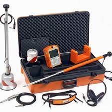 They operate by using a sensitive microphone and high quality amplifier to give you both an audio and visual indication of the noise underground. Leak Detector Ni Leak Detector Ni