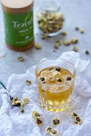 Chrysanthemum Green Tea Option 1 Of 3 Floral Teas Try These 3 Easy Diy Floral Teas Chrysanthemum Rosebud And Osmanthu Herbal Drinks Healthy Teas Herbalism