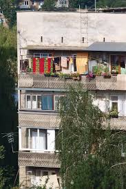 Die Erste Grosse Stadt Hinter Der Ungarischen Oder Slowakischen Grenze Uzhgorod Ist Mit Ca 115 000 Einwohner Die Hauptstadt Des Obl House Styles Ukraine House