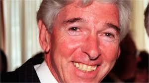 Tom o'connor presenting cross wits, 1993. 5l2apsyvvjmdbm