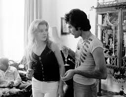 Freddie mercury remains one of the most iconic british musicians evercredit: Freddie Mercury With Girlfriend Mary Austin At Their Flat London 1977 When Freddie Died In 199 Queen Freddie Mercury Mary Austin Freddie Mercury Mary Austin