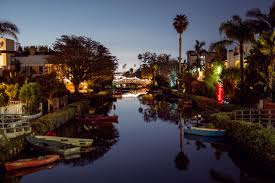 Night of the kings (french: Venice Canals At Night Losangeles