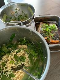 Mit pfeffer und etwas jodsalz würzen. Lachs Asiatisch Auf Jamie Oliver Art Essen Nicht Fressen