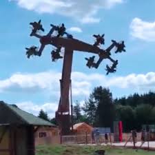 Hakenkreuz Karussell Im Schwarzwald Sorgt Fur Emporung Stern De