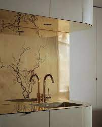 Interior inspo from the original #girlsquad. In Love With This Golden Backsplash Find Inspiration Follow Interiordesign Addict By Emmanuelle S Parisian Kitchen Kitchen Interior Interior Architect
