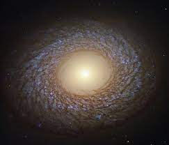 Tiene un diámetro aproximado de 62,000 años luz. Ngc 2775 Wikipedia