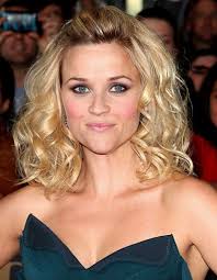 Just like any other hair, curly hair differentiates based on the below individual characteristics: Reese Witherspoon S Best Hairstyles Cool Hairstyles Medium Hair Styles Reese Witherspoon Hair