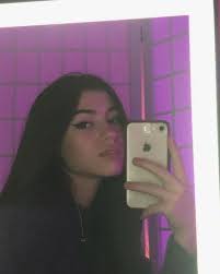 Pin On Fotos Today we're going to do a deep dive into selfie poses, and give you a bucketload of selfie posing strategies and modeling tips that will have you looking amazing. pinterest