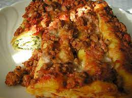 Ricopriamoli bene con abbondante salsa di pomodoro (io ho semplicemente cotto il pomodoro con. Cannelloni Ricotta E Spinaci Al Ragu In Cucina Con Zia Lora