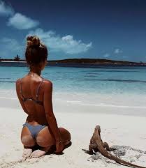 Carolina carvalho foi uma das pessoas convidadas por david carreira, seu namorado, para participar no concerto amor em casa. Pin By Carolina Carvalho On Summer Time Beach Photoshoot Beach Photography Beach Photos