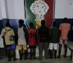 Dakar - Touba : La Police de Ndamatou démantèle un réseau de faussaires  spécialisé dans les documents de véhicules. http://dlvr.it/TR8XQx | Facebook