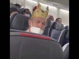 Racist Burger King Kicked Off Of Plane For Saying The N Word A Second Time Youtube