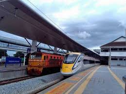 Padang besar to hat yai train timetable 2020. Reported In The Media Early This Year The State Railway Of Thailand Takes On All Comers The Picture Shows Two Trains Side By Side At Padang Besar Train Stati